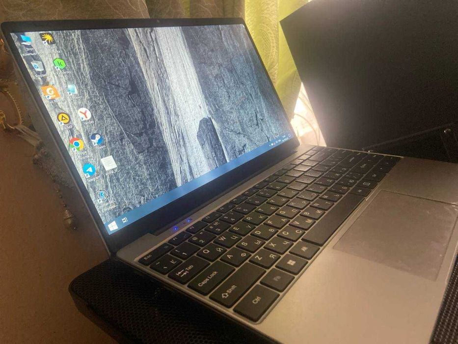 NOUTBOOK ofis uy va oqish uchun