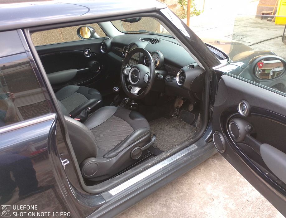 Masina Mini-Cooper