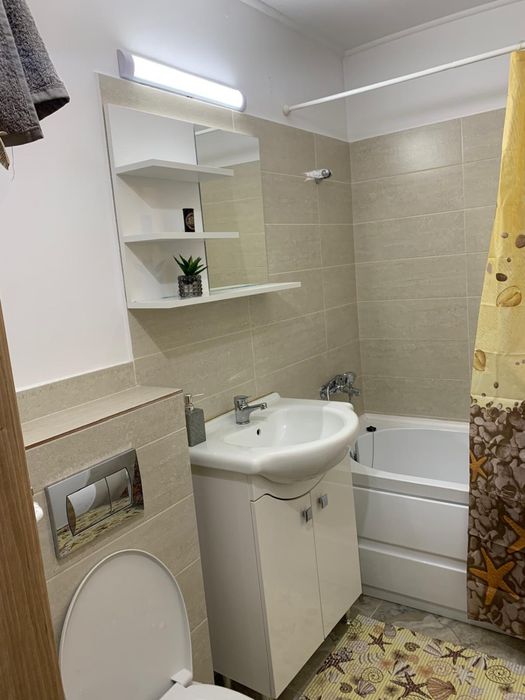 Închiriez apartament cu doua camere