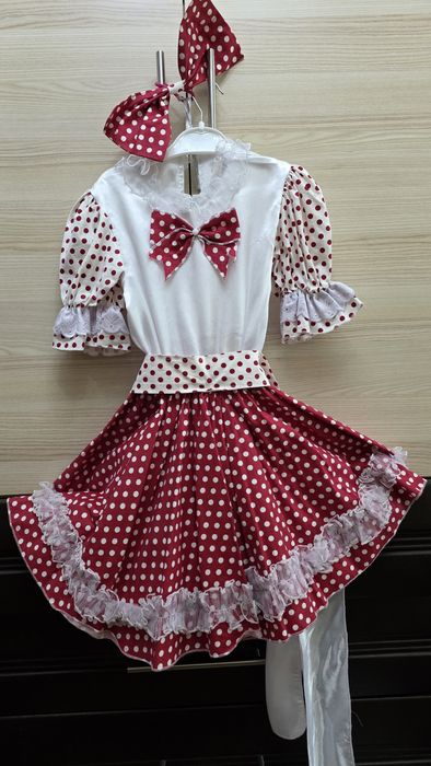 Продам платья праздничные в новом состоянии