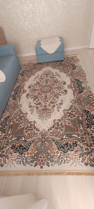 Продам ковер в хорошем состоянии