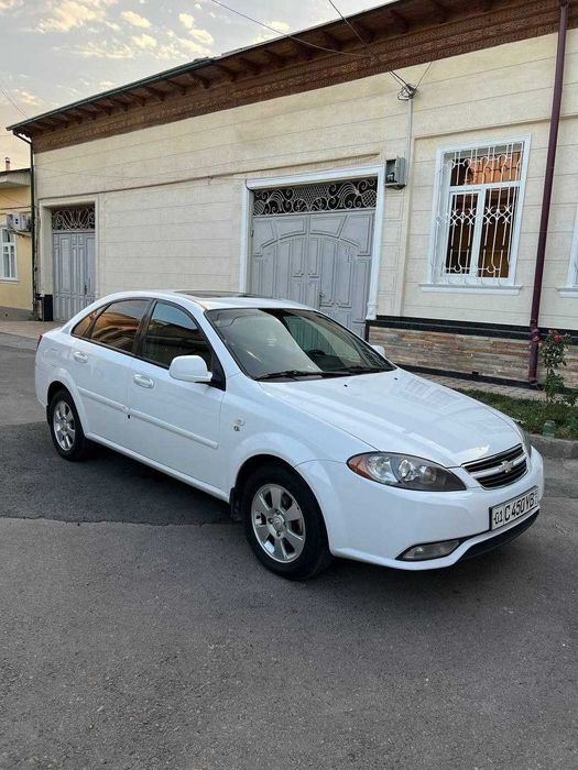 Продаётся Chevrolet Lacetti 1.6 AT