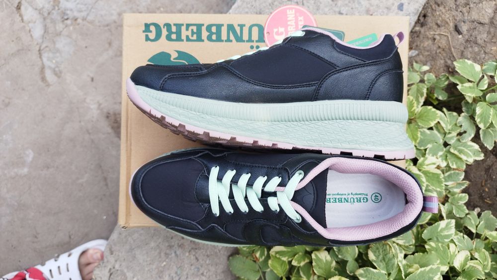 GRUNBERG кроссовки 40 (26см)