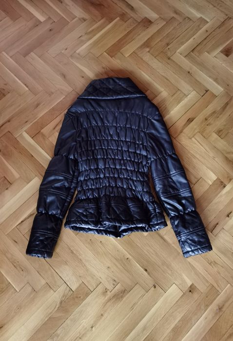 Дамско еластично кожено яке размер M-L