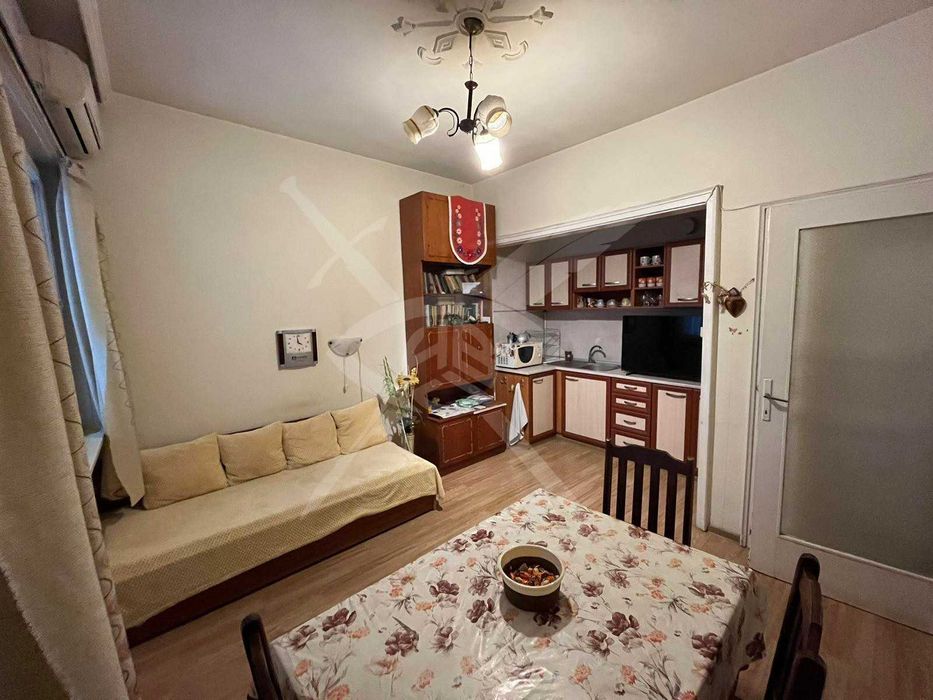 Продава се Двустаен апартамент в Пловдив, Център - 75 кв.м за 2054 €/кв.м - Снимка #4