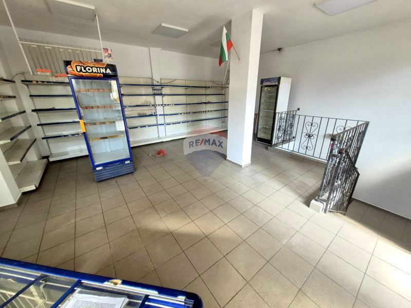 Магазин за продажба, Лятно кино Тракия