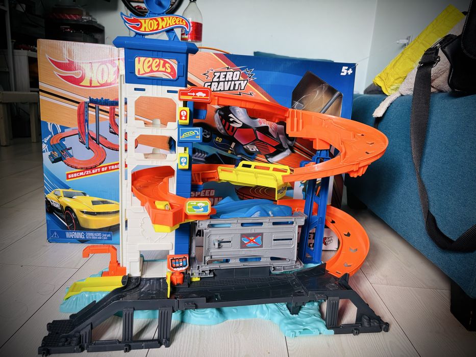 Писта Hot Wheels Shark и Zero gravity