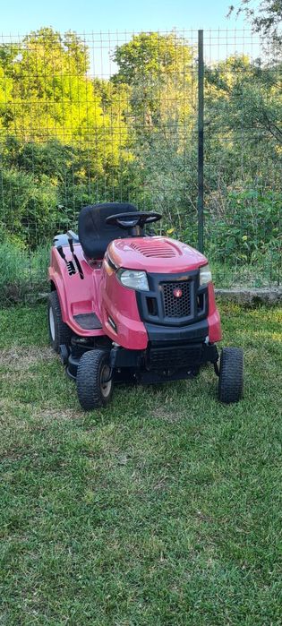 Tractoras tuns gazon