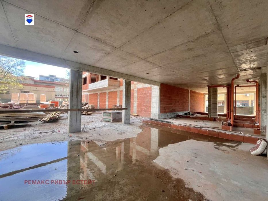 Продава се Офис в Русе, Родина 1 - 740 кв.м за 525 €/кв.м - Снимка #6