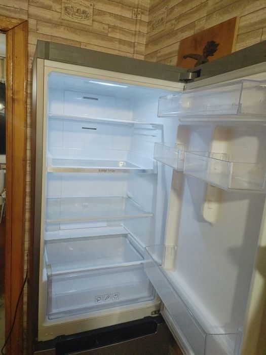 Холодильник «SAMSUNG Rb-33 J3200SA»