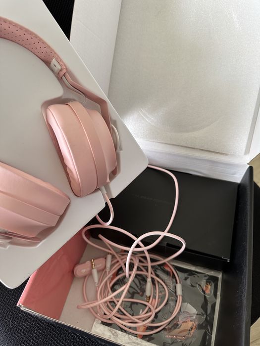 Нови слушалки Cougar Phontum S Pink