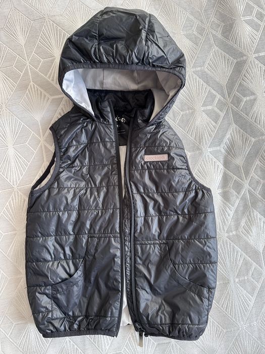 Жилетка на мальчика фирмы Crockid