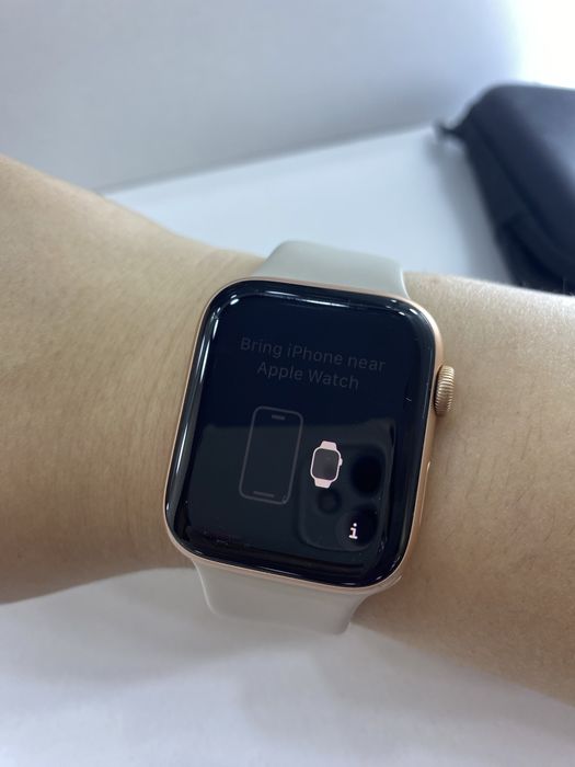 Умные часы Apple Watch SE 44mm