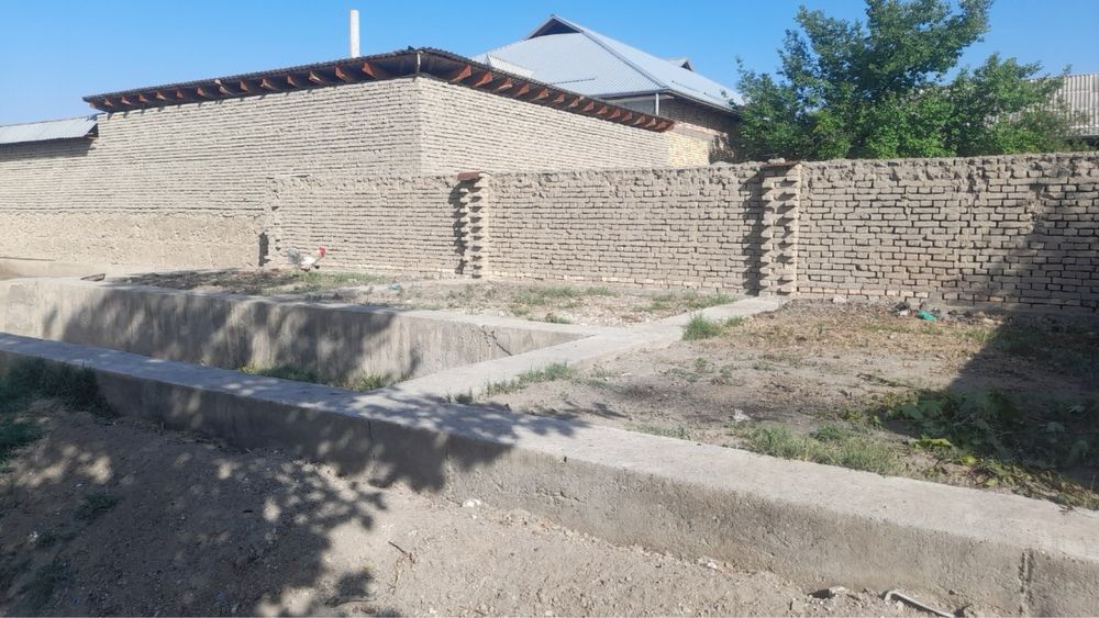 Uy joy uchastka sotiladi