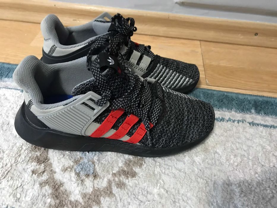 Новые кроссовки продам