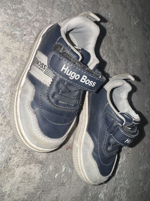 Детские кроссовки