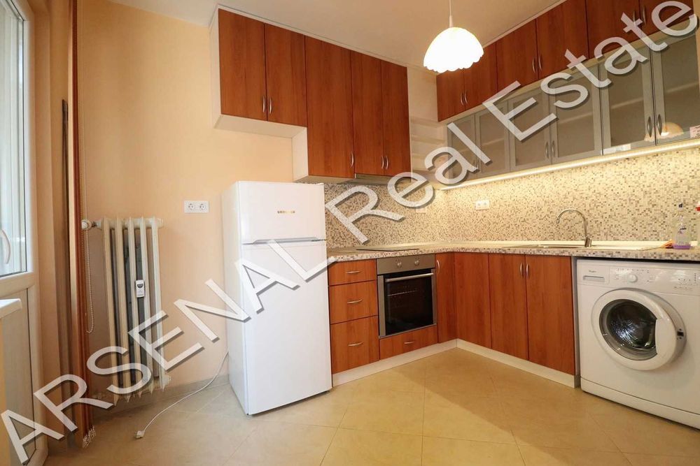 Дава се под наем Офис в София, Център - 100 кв.м за 650 € - Снимка #1