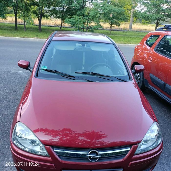 Vând  Opel Corsa C, 2006,  înmatriculată în România in 2021,  1,2- benzină, cutie automată, dotări peste nivelul standard, bine întreținută.