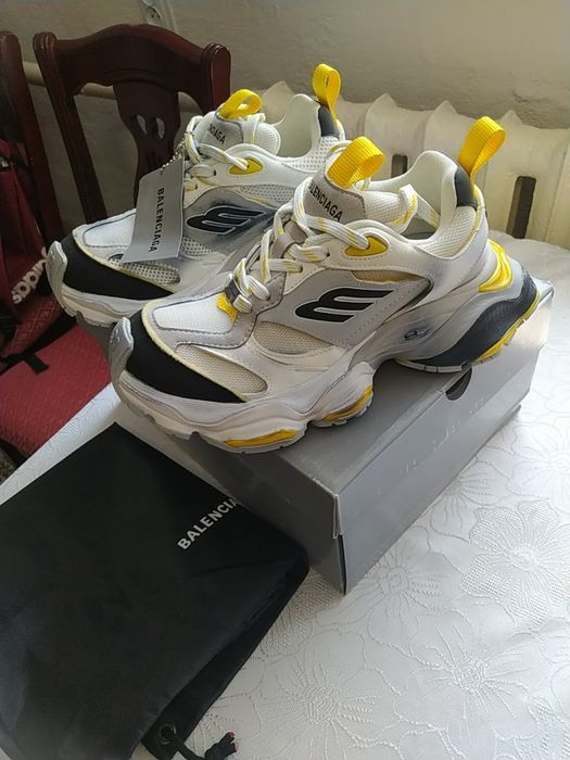 Продам кроссовки 39 размер.