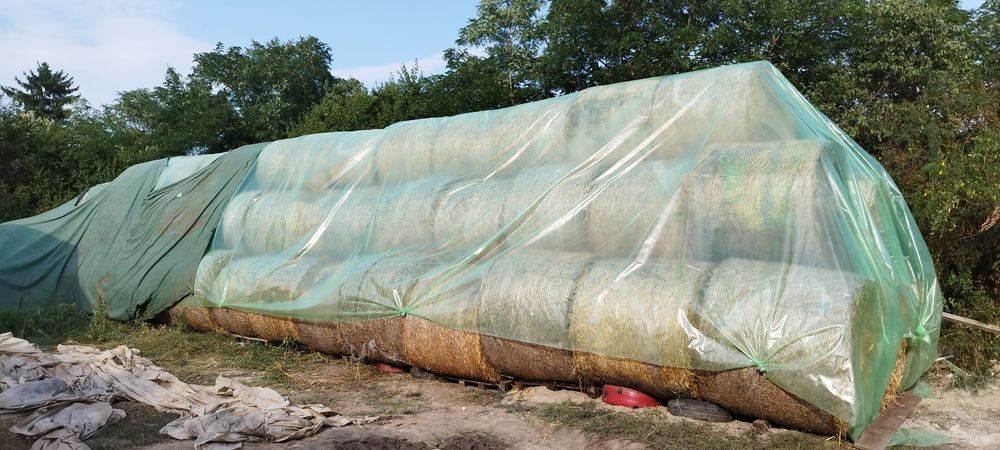 Baloți rotunzi de paie