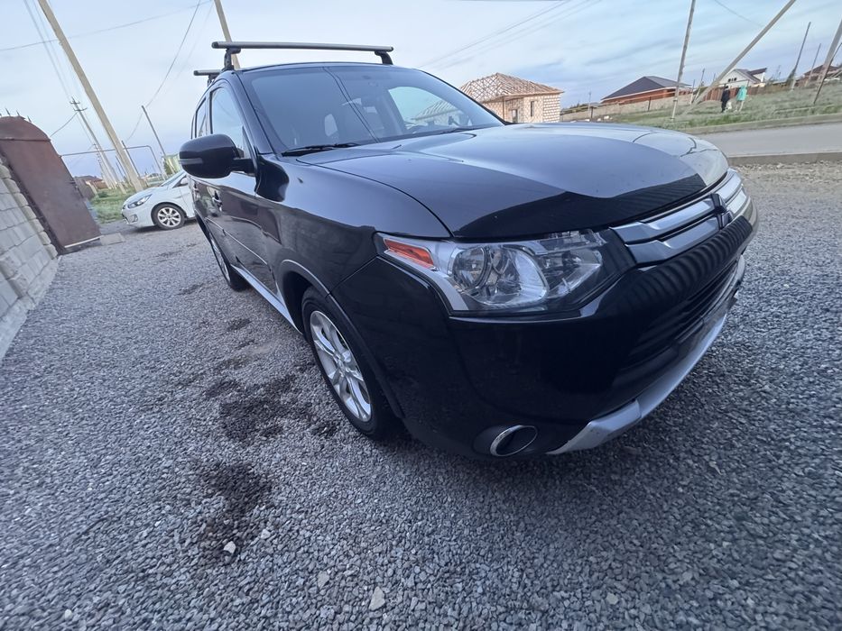 Mitsubishi Outlander 2015год