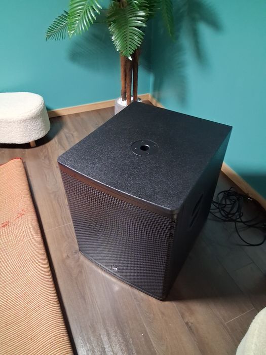 Vand bass pe 18 inchi
