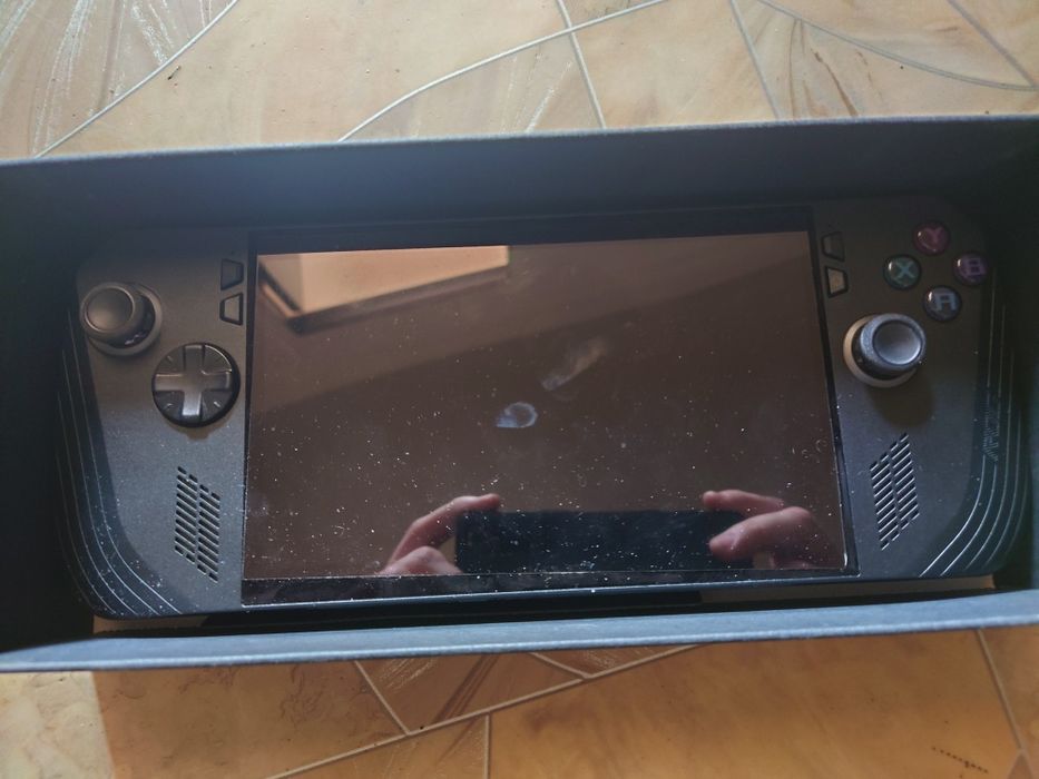 Хочу продать приставку Asus rog ally X