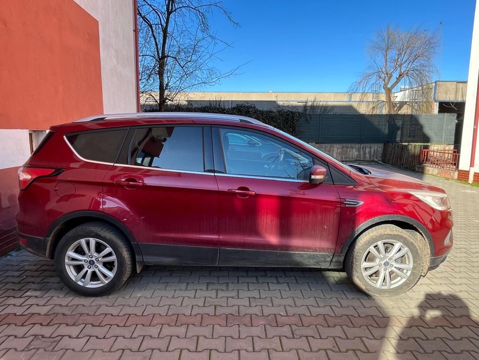 Ford Kuga Unic proprietar , anvelope noi, distributie schimbata recent ,