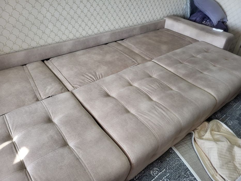 Продам диван для гостинной