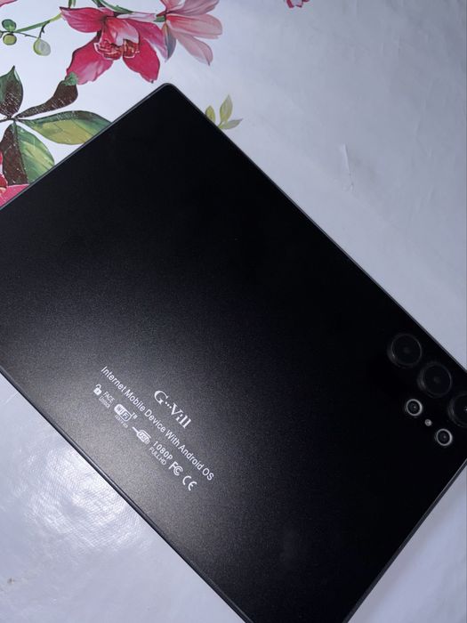 Планшет G2000/состояние отличное.