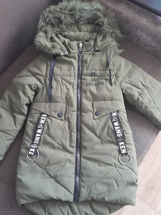 Зимняя куртка на девочку 8-9 лет