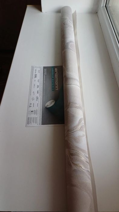 Качественные обои, остатки после ремонта