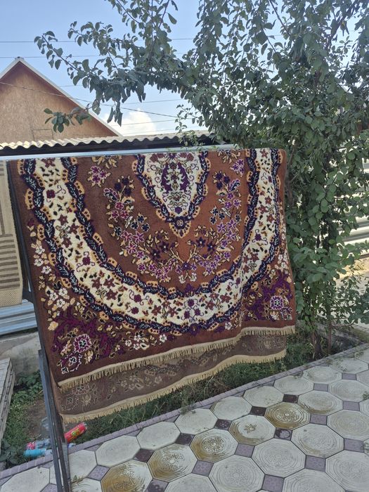 Продам б/у ковры по 5 и 15 тыс
