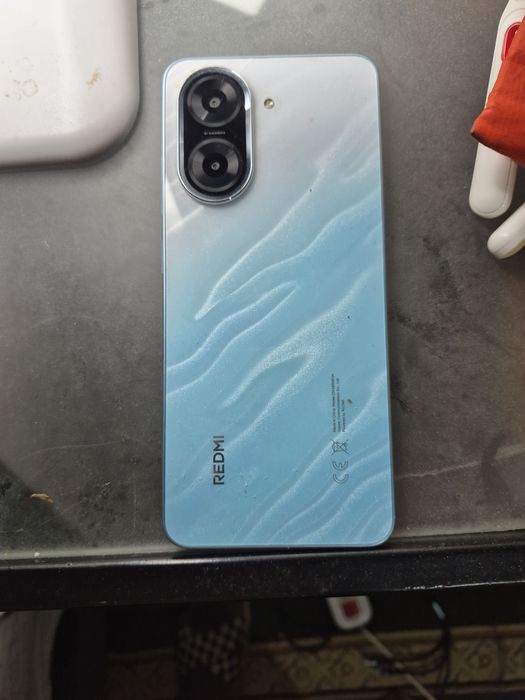 Телефон Редми в отличном состоянии.