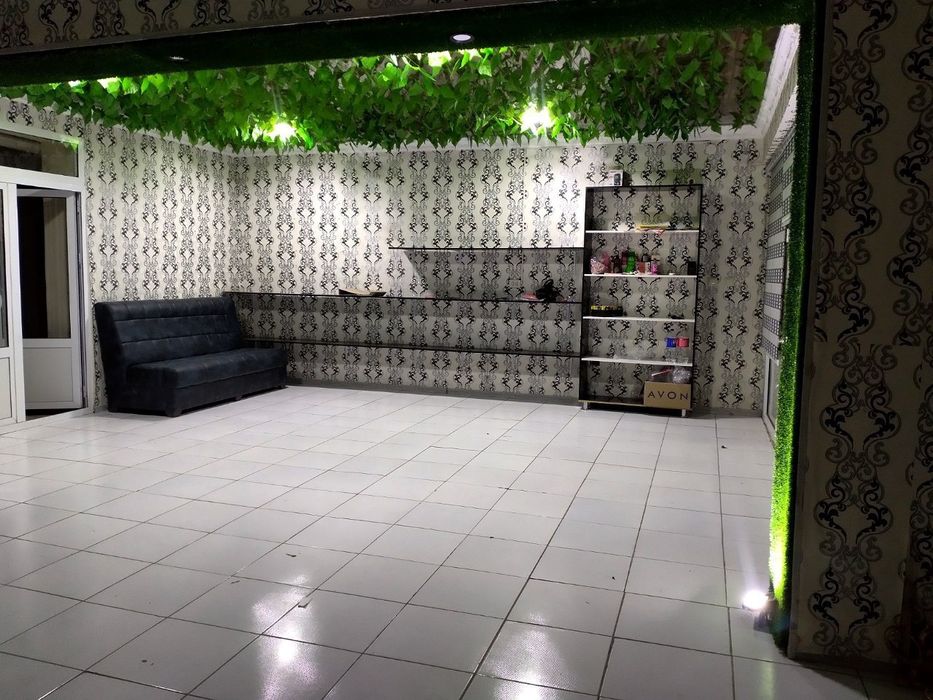 Noturar bino sotiladi