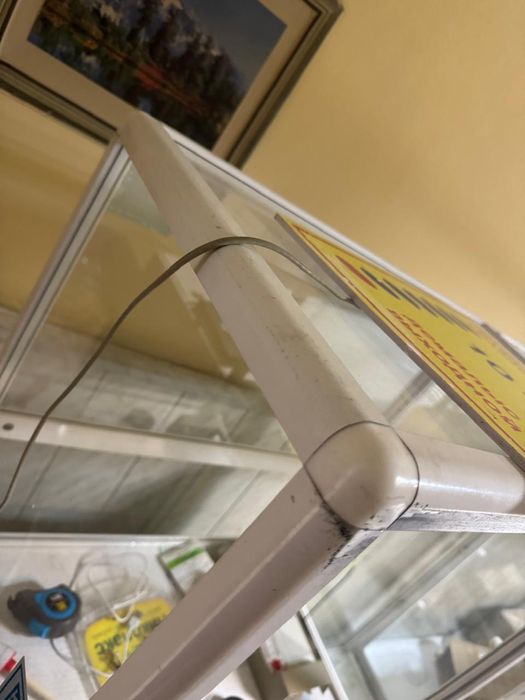 Продается витрина для магазина, аптеки