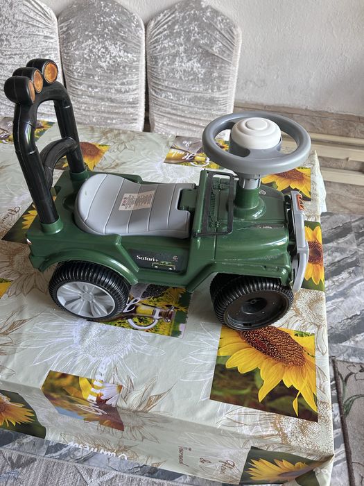 Продам детские машинки