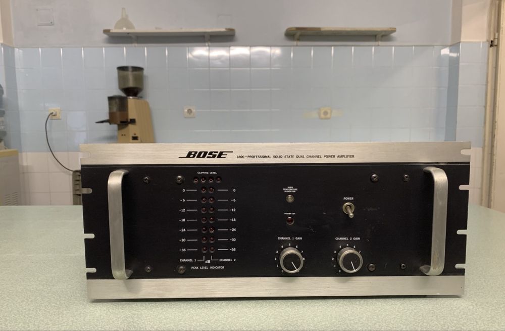 Стъпало Bose 1800