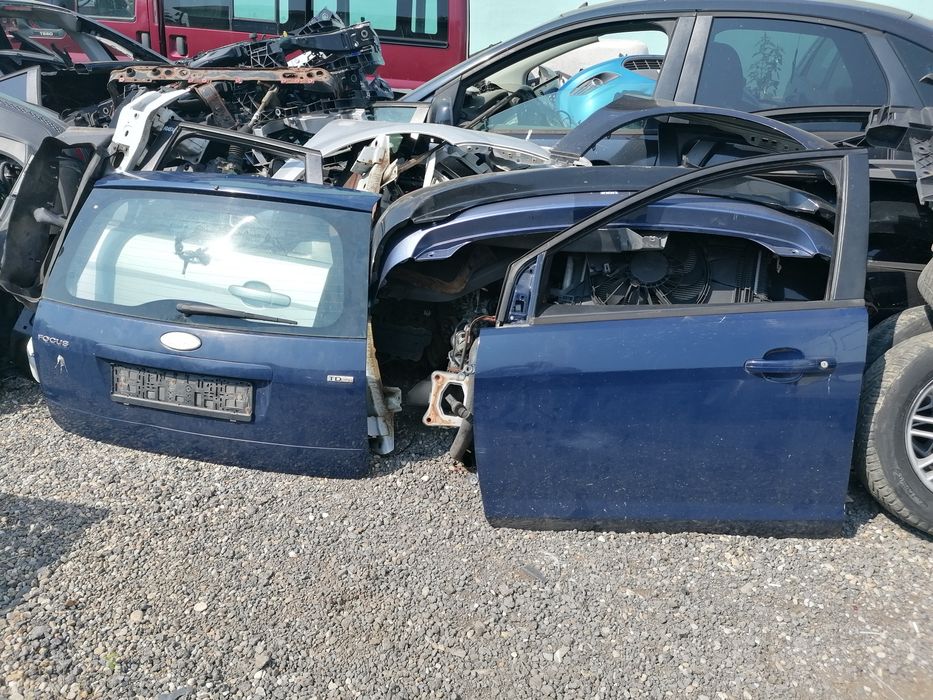 Capota bara aripa trager far usa Ford Focus