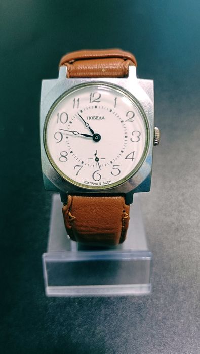 Винтажные наручные часы «Победа», произведённые в СССР.