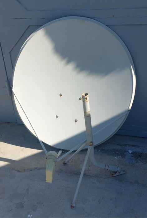Спутниковый антенна комплект.