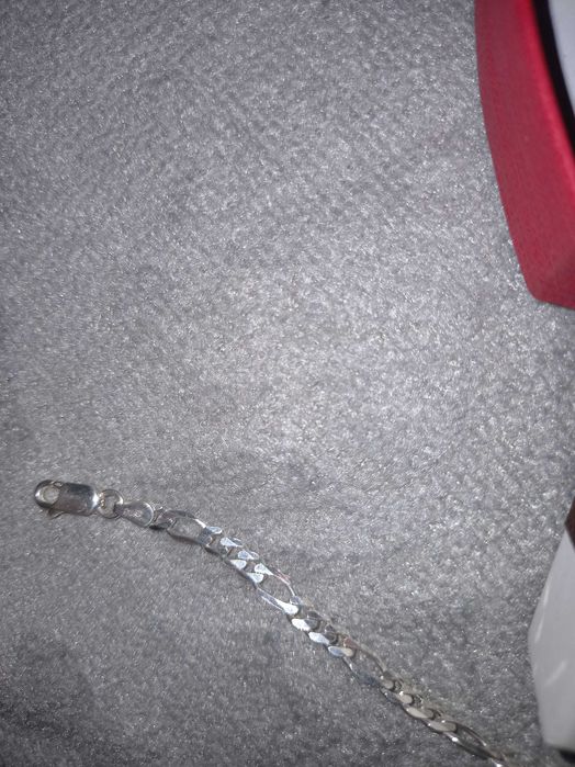 Сребърна гривна с подарък кутия