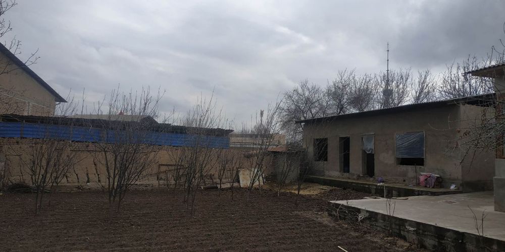 Yunusobod 4 kv uchastka sotiladi srochno narxda