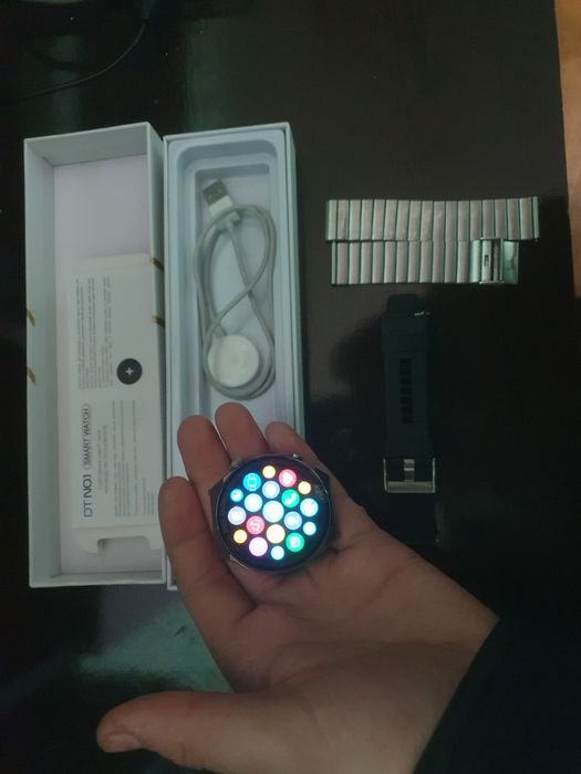 Smart watch sotiladi