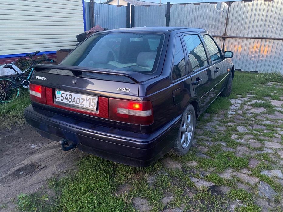 Продам машину Volvo 440