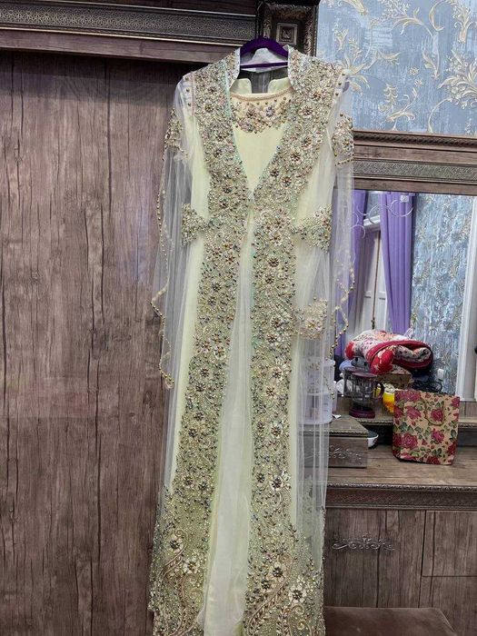 Sarpo Kelinsalomga kiyim ansambl narxi kelishiladi