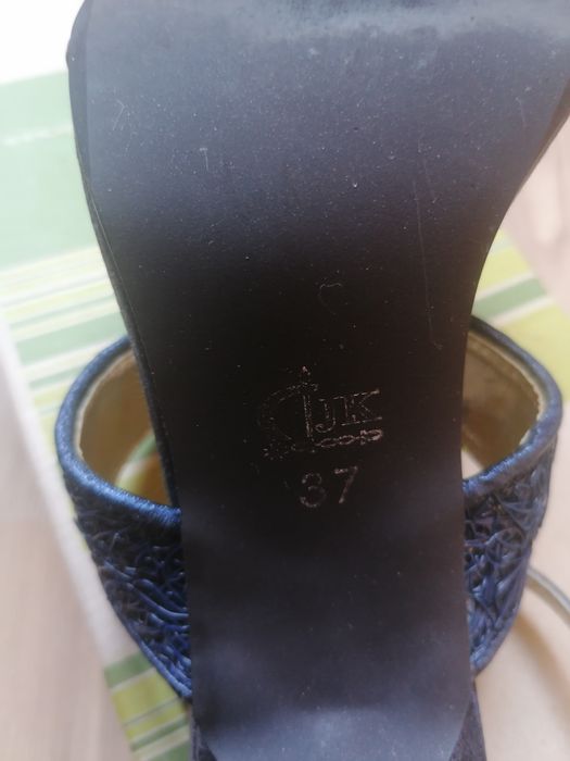 Sandale culoare albastru lucios, nr. 37