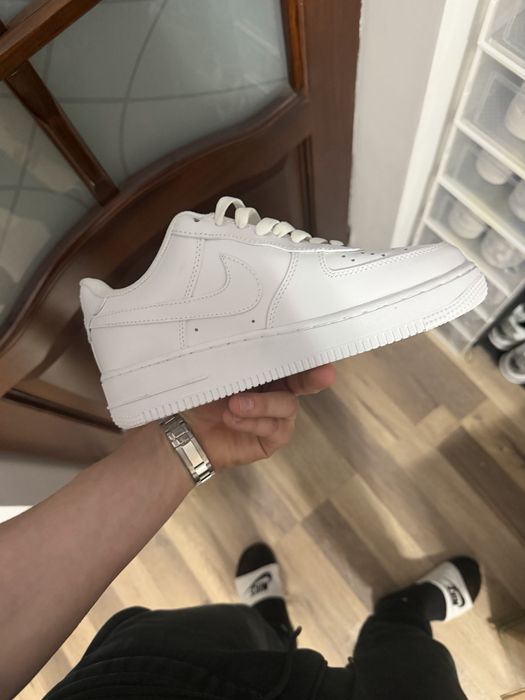 Adidasi nike nepurtati