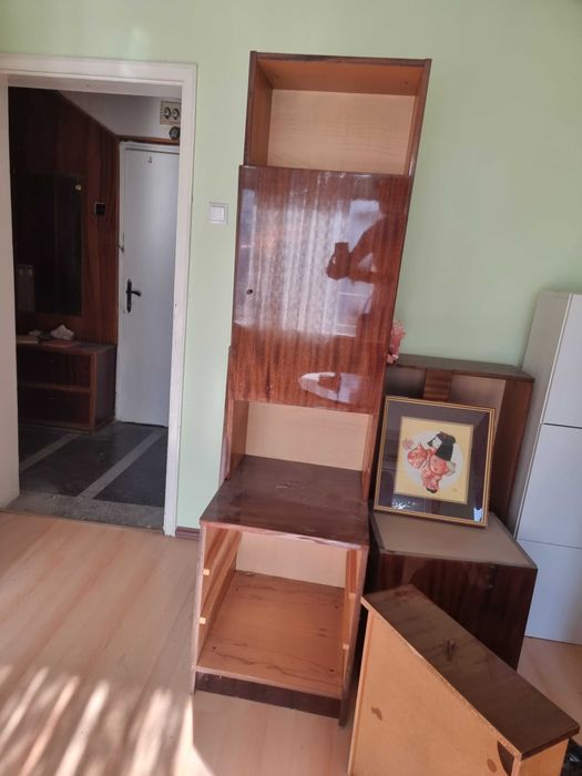 Подарявам мебели и дивани