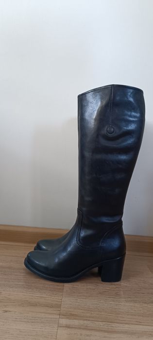 Продам кожаные сапоги новые!